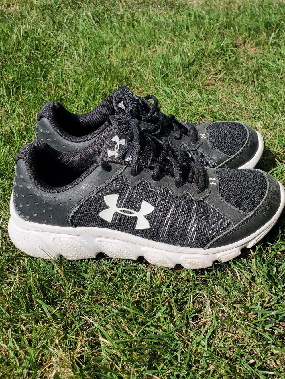 Under Armour Kids' Assert 6